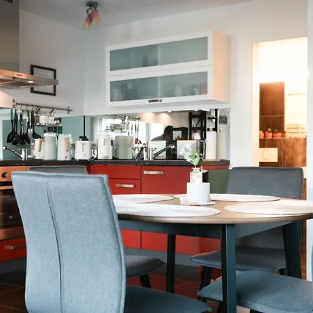 Glisch A Apartment